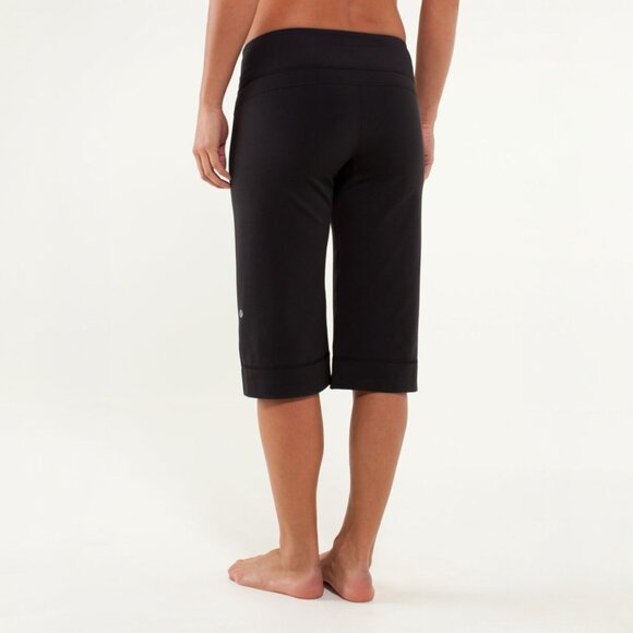 LULULEMON BLACK CLAM DIGGER II PANTS SIZE 4 - Picture 2 of 9